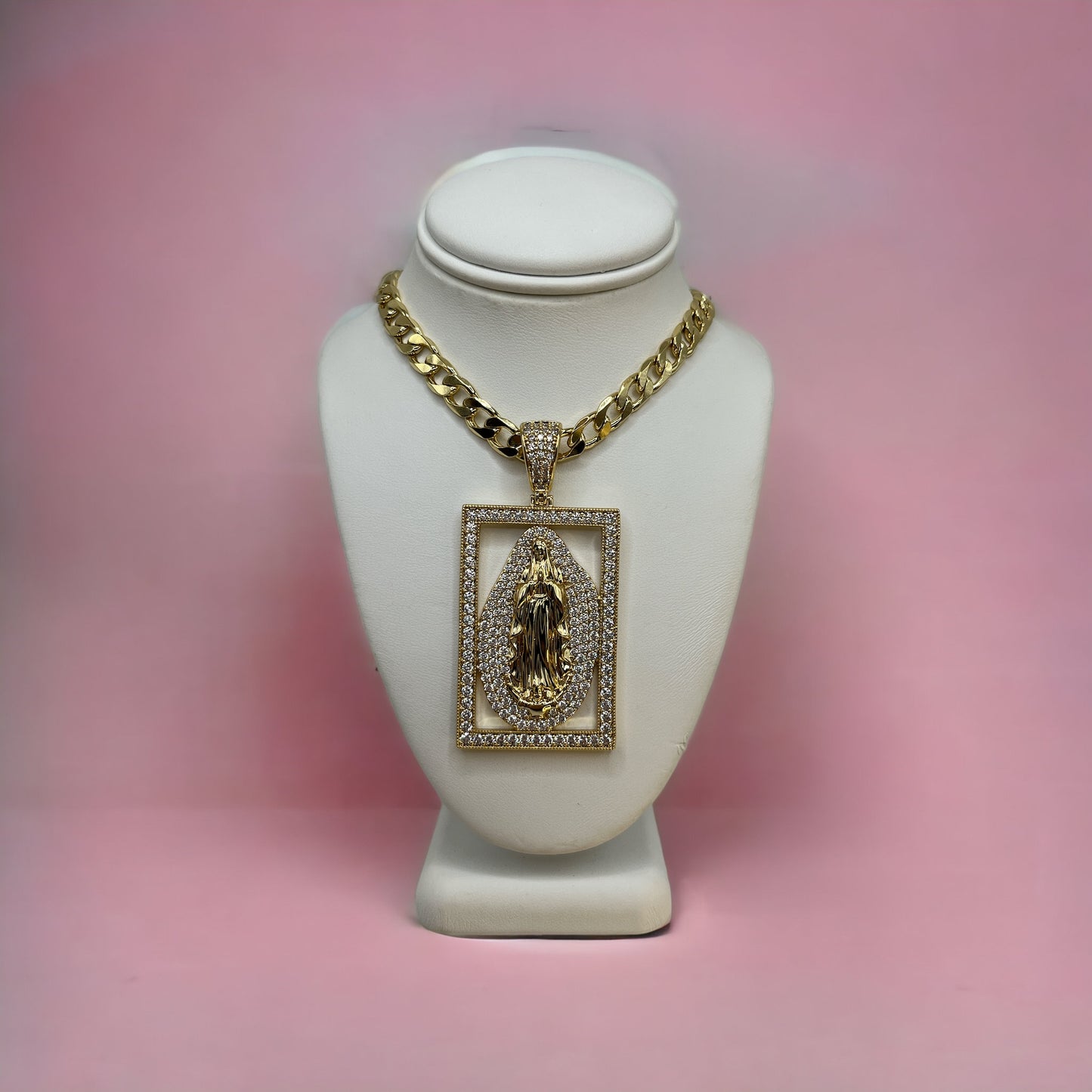 Cadena con Virgen
